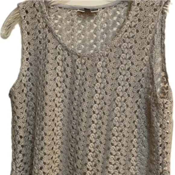 JM Collection Size Small Shell Lace Cutout - Picture 3 of 4